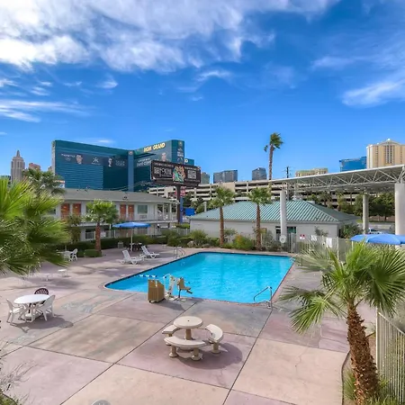 Tropicana Stays By Townhouse